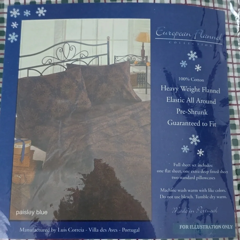 European Flannel Collection - Skiing Holiday Penguins Full Size Sheet Set - NWOT